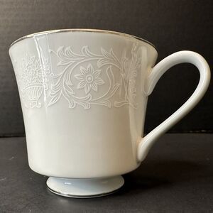 CROWN VICTORIA Lovelace 1 Footed Cup White w/Flowers & Urns White Background